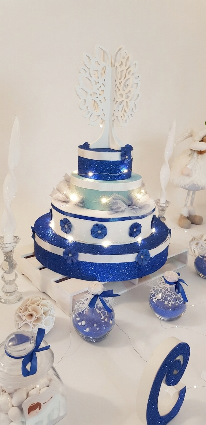 Torta Scenografica in Gomma EVA e Glitzy a Tema Elegante (Blu e Bianco) - Personalizzabile