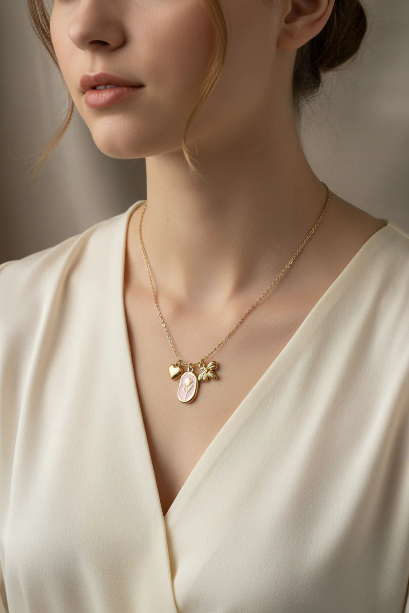 Collana Multi-Charm "Giardino Segreto" – Oro, Rosa e Tulipano