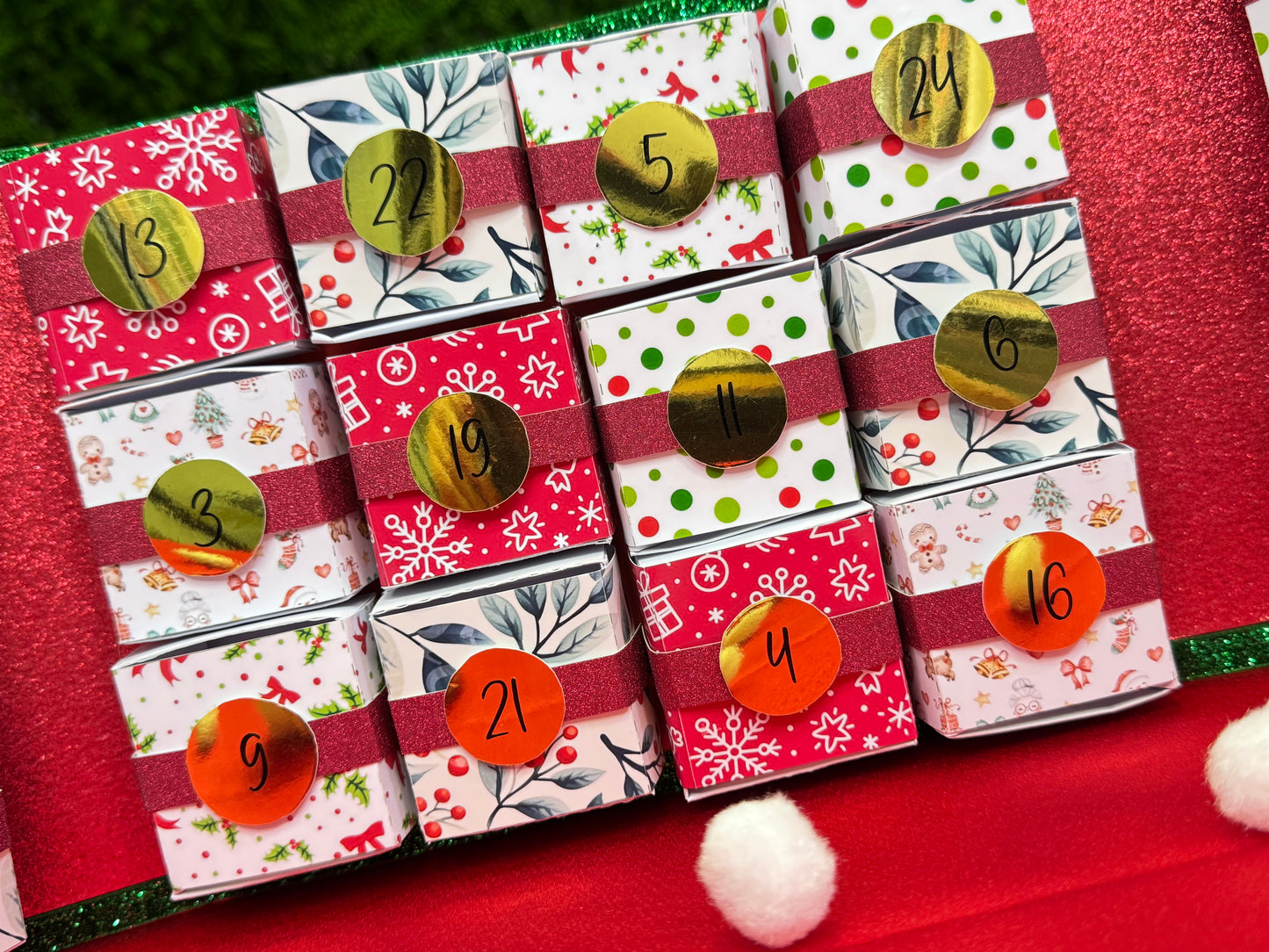 Calendario dell'avvento apertura a libro