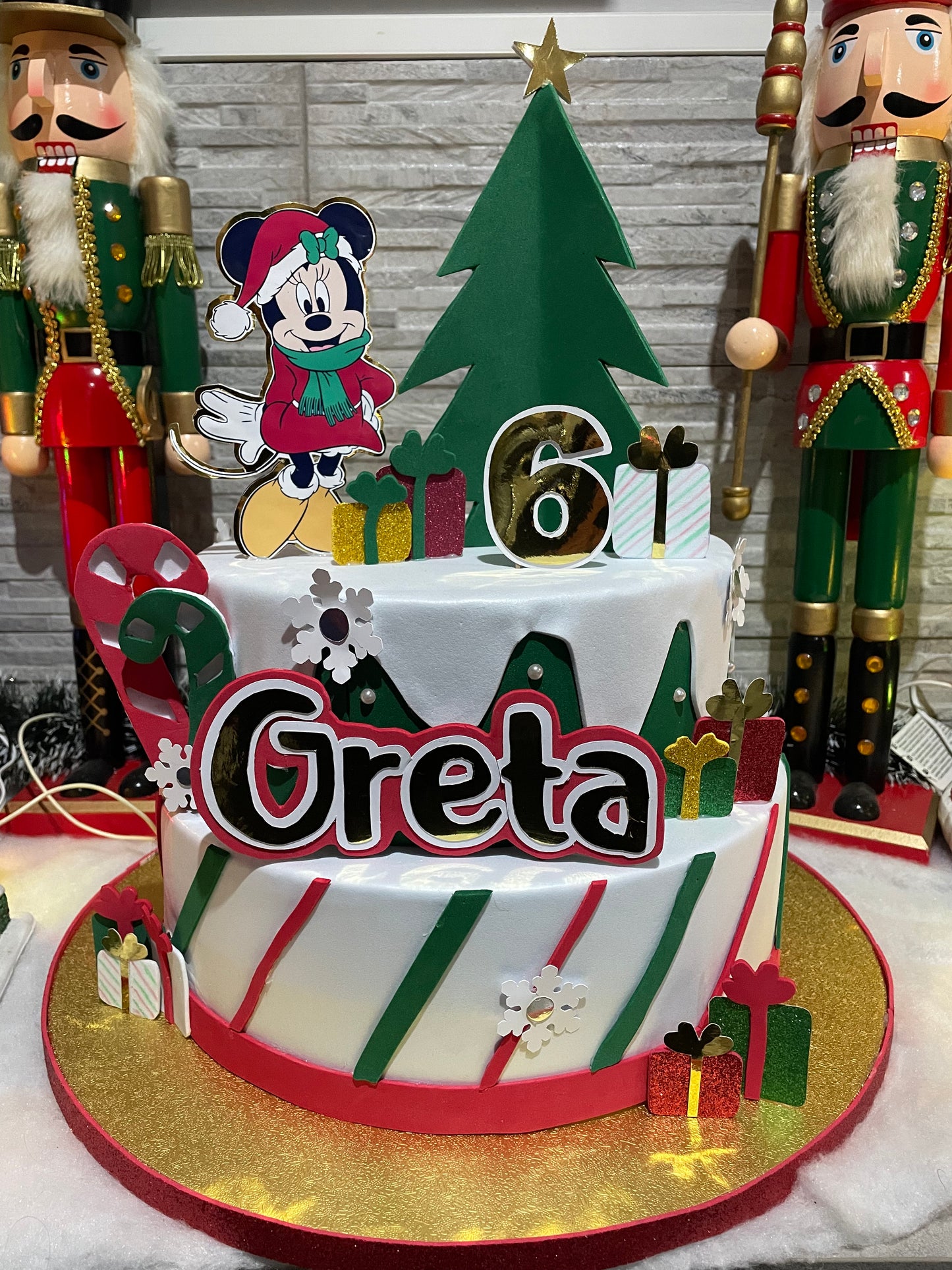 Torta Scenografica Natalizia Personalizzata con Nome e Personaggio (Tema Minnie)