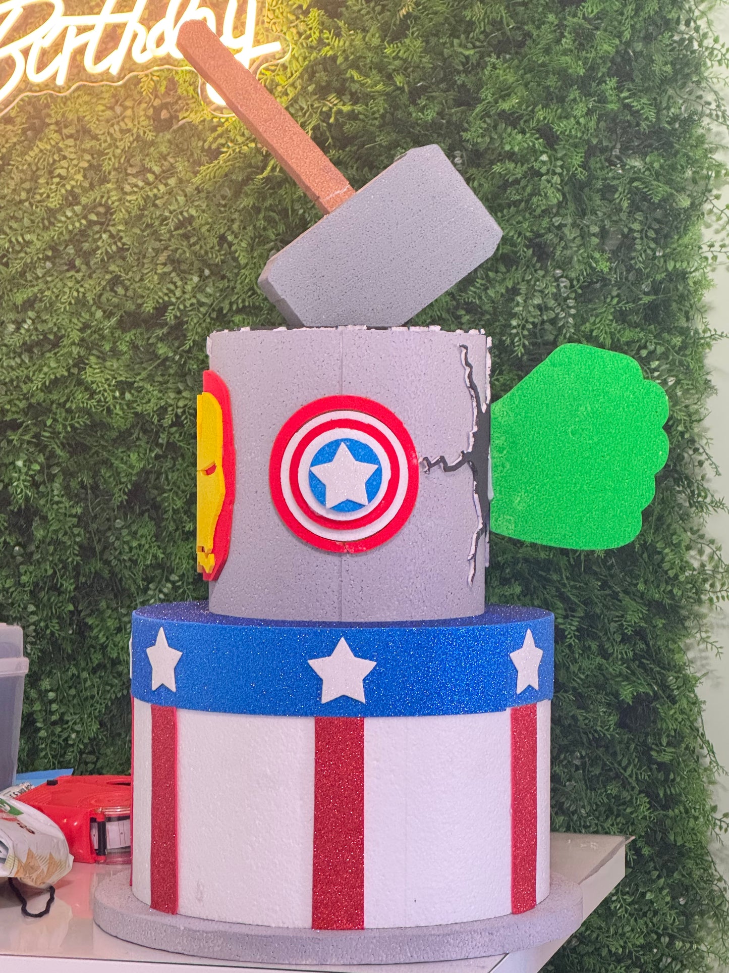 Torta scenografica Avengers
