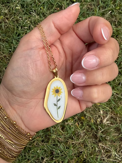 Collana "Raggio di Sole" – Pendente Girasole Oro e Smalto